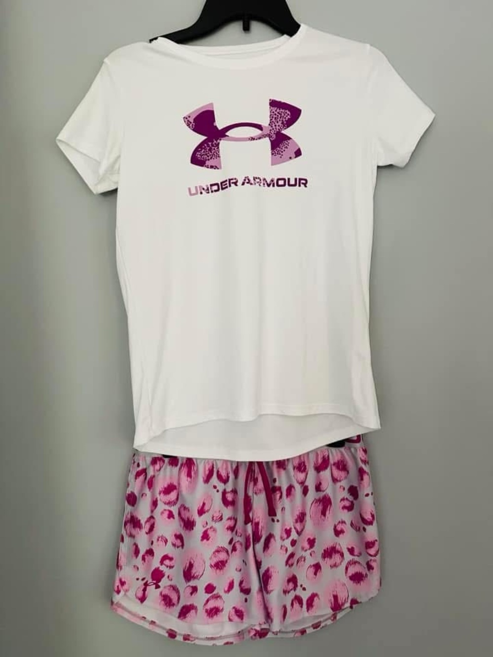 Under Armour Girls Athletic Dry Fit Set Shorts Top Size Large ** Runs big**